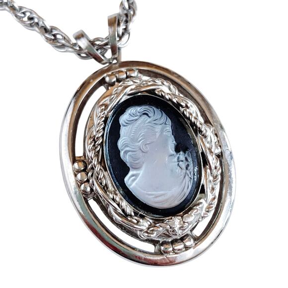 Mid Century Glass Cameo Pendant Necklace, VTG Silver Tone 70s Victorian Revival - Picture 1 of 13